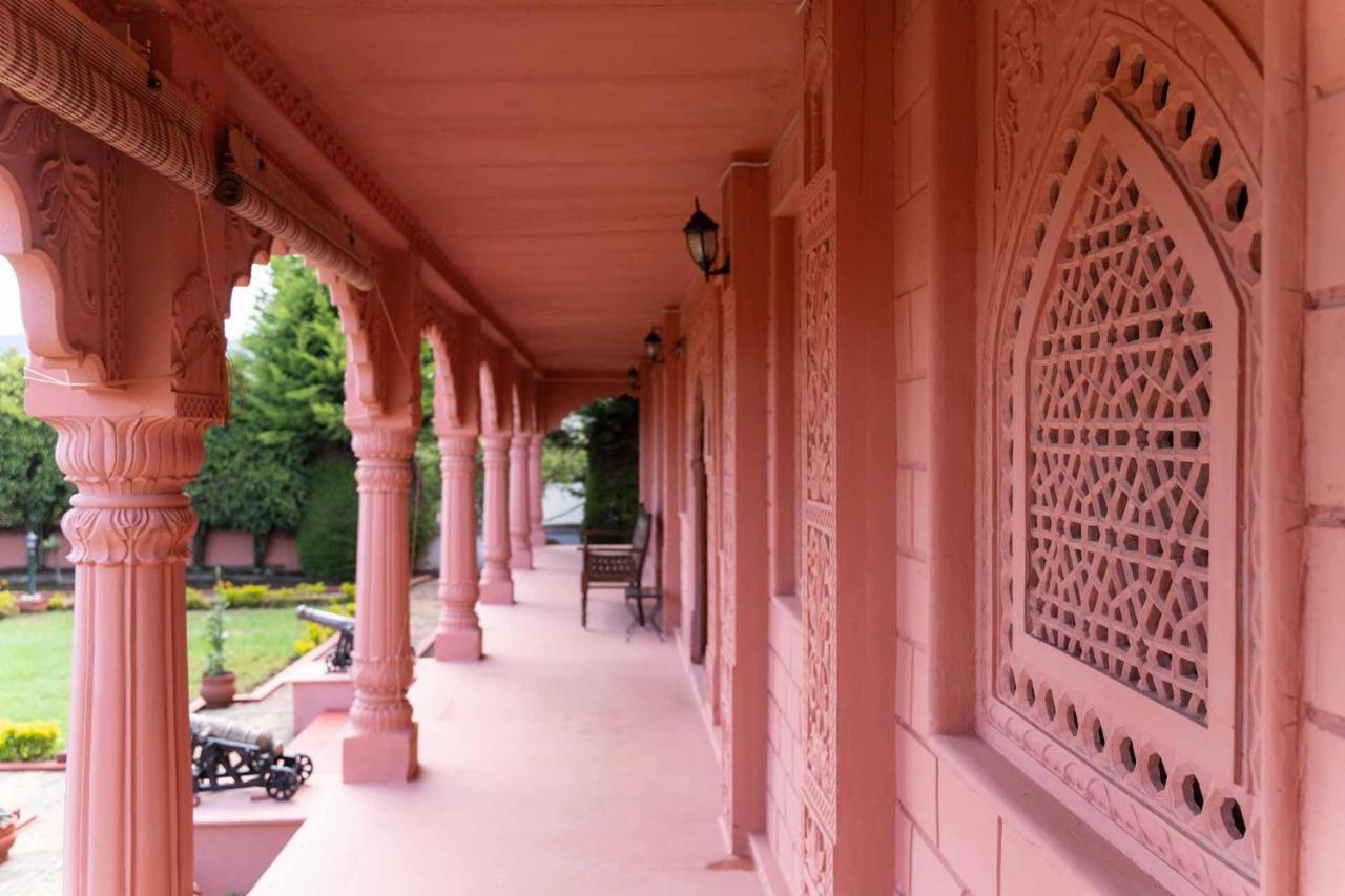 Stayvista At Pink Palace Rajasthani Decor Ooty Extérieur photo